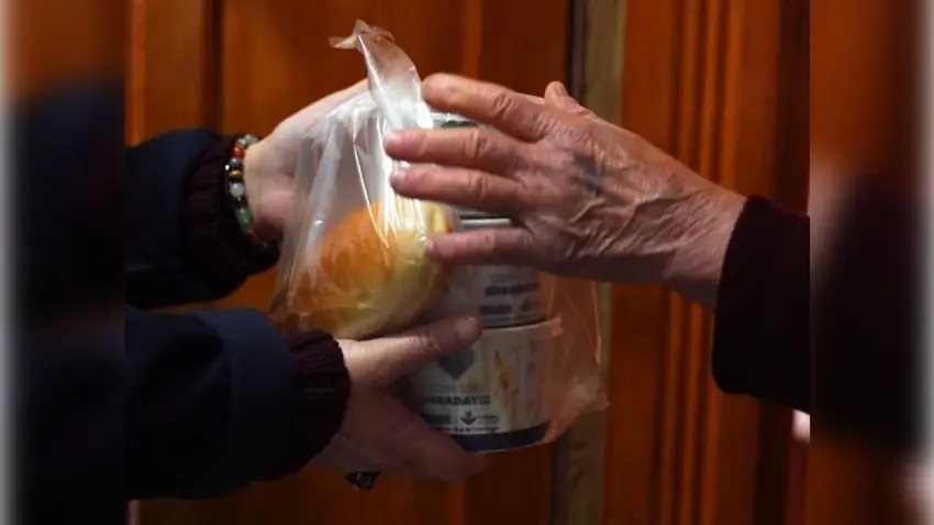 Torbalı’da dayanışma sofrası: İhtiyaç sahibi ailelere iftar desteği haberinin görseli