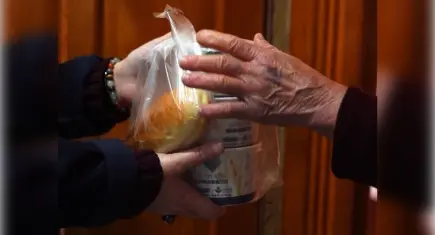 Torbalı’da dayanışma sofrası: İhtiyaç sahibi ailelere iftar desteği