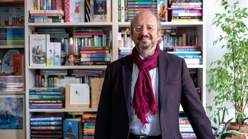 Yazar Behiç Ak’tan rengarenk bilyelerle dolu mahalle öyküsü haberinin görseli