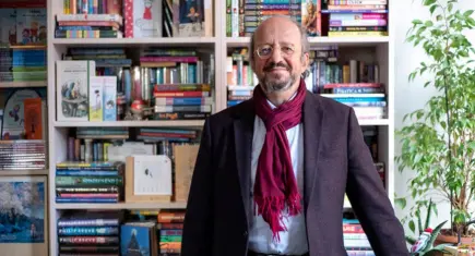 Yazar Behiç Ak’tan rengarenk bilyelerle dolu mahalle öyküsü