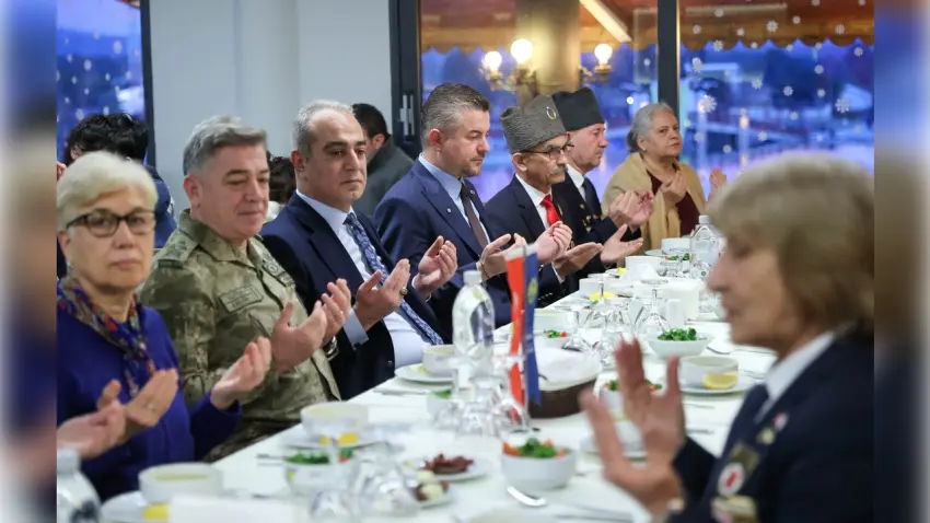 Buca’da şehit aileleri ve gazilerle iftar buluşması haberinin görseli