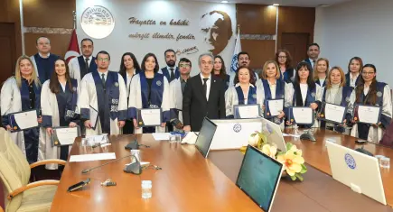 Ege Üniversitesi’nde unvan alan akademisyenlere belge takdimi