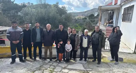 İzmir’de toprak kayması: Tahliye edilen apartmanın sakinleri çözüm bekliyor