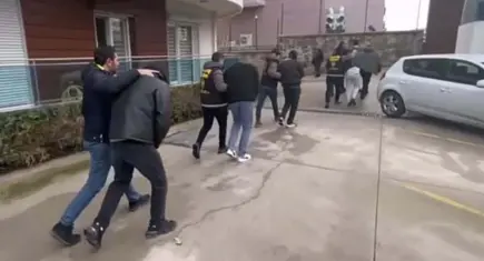 İzmir’de yasa dışı bahis operasyonu: 49 kişi tutuklandı 