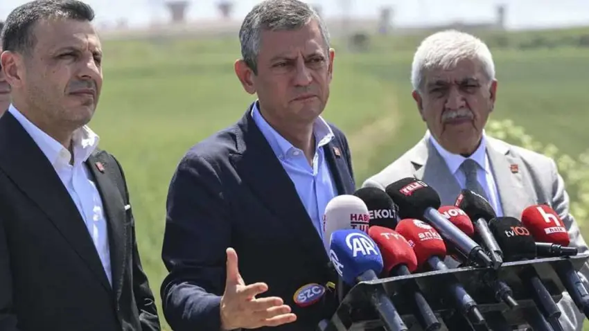 Özel’den İmamoğlu mesaisi haberinin görseli