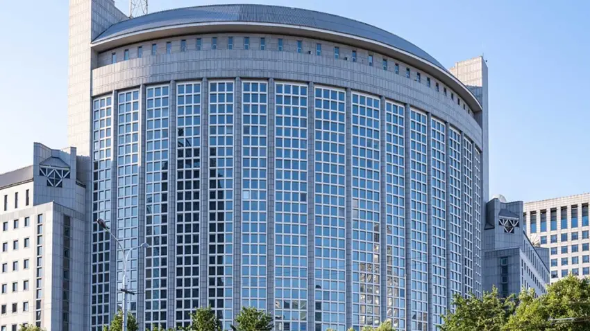 Pekin'den Washington'a sert yanıt: Asılsız iddialarla meşruiyet aramayın! haberinin görseli