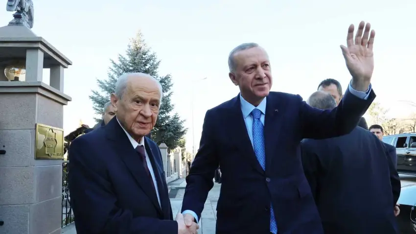 Bahçeli'den Cumhurbaşkanı Erdoğan'a anlamlı doğum günü hediyesi haberinin görseli