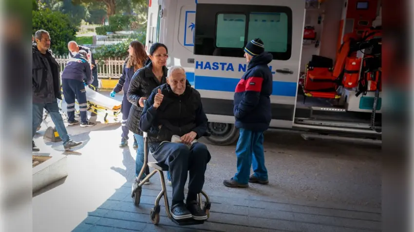 Konak Belediyesi’nden ihtiyaç sahiplerine ücretsiz ambulans desteği haberinin görseli