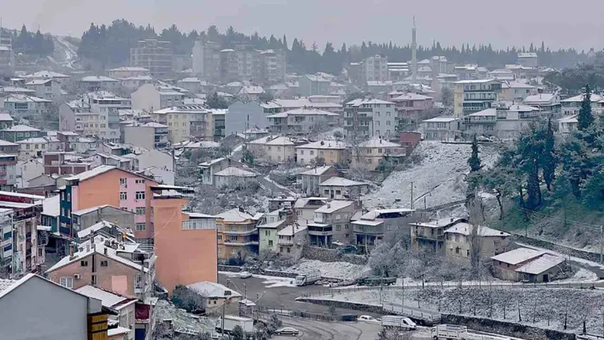 Manisa’da kar sevinci haberinin görseli