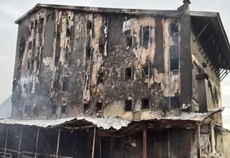 Uludağ’daki otel yangını davasında ilk duruşma: 3 kişinin öldüğü facianın sanıklarına ev hapsi