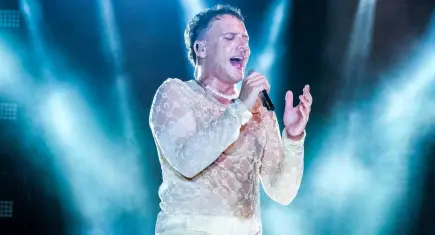 Edis havalimanında gözaltına alındı