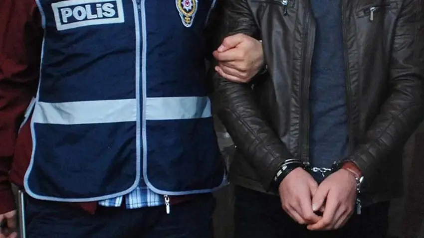 Manisa’da eve kurulan uyuşturucu serasına baskın haberinin görseli