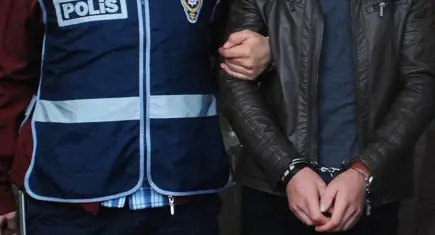 Manisa’da eve kurulan uyuşturucu serasına baskın