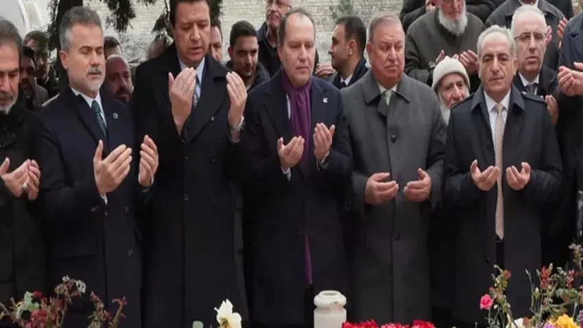 Necmettin Erbakan vefatının 15’inci yılında kabri başında anıldı haberinin görseli