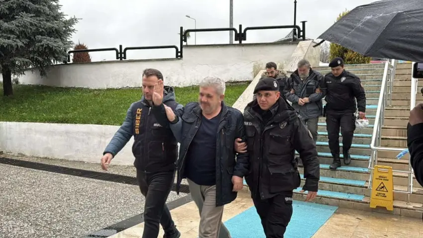 Sahte hesaplarla şantaj ve hakaret iddiası: 8 kişi hakim karşısında haberinin görseli