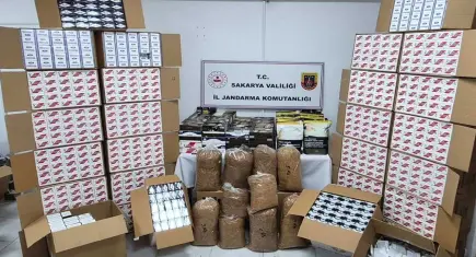 Sakarya jandarmasından dev kaçakçılık darbesi: 750 bini aşkın makaron ele geçirildi!