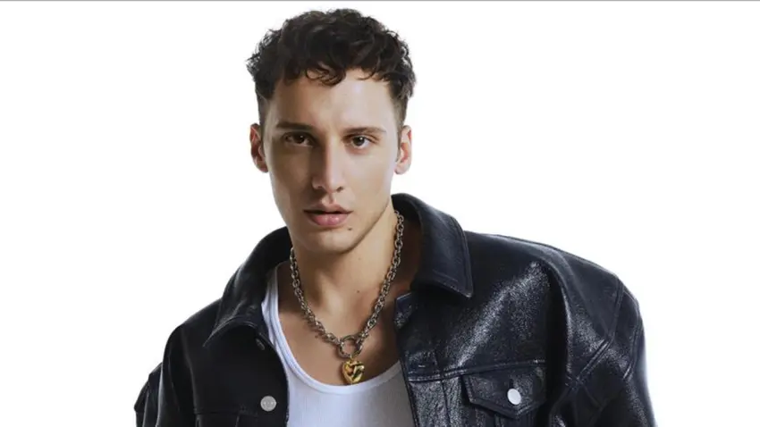 Ünlülere uyuşturucu soruşturması: Şarkıcı Edis serbest bırakıldı haberinin görseli