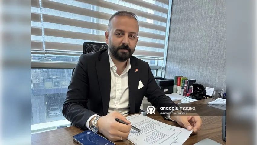 Başörtüsü nedeniyle hakarete uğradığını iddia eden akademisyen tazminat davası açtı haberinin görseli