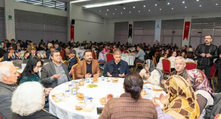 Büyükşehir iftar sofrasını bu kez Ödemiş’te kurdu