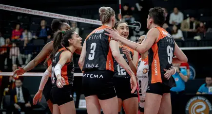 Göztepe İstanbul'da direnemedi: Eczacıbaşı karşısında 3-1 mağlup