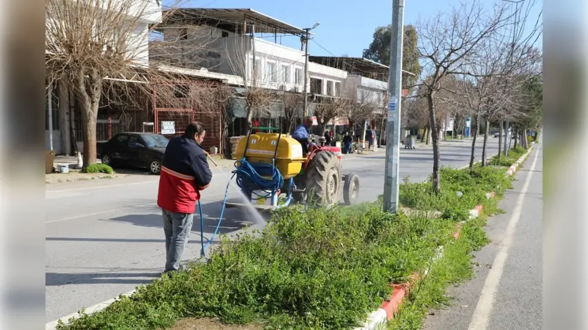 Menderes’te ot ilaçlamaları başladı haberinin görseli