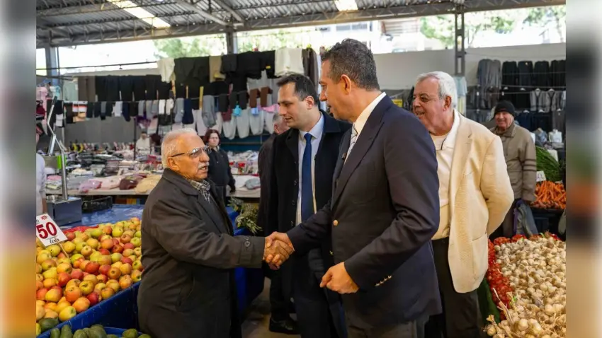 Başarır ve Eşki Bornova’da esnaf ve vatandaşla buluştu haberinin görseli