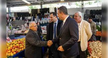 Başarır ve Eşki Bornova’da esnaf ve vatandaşla buluştu