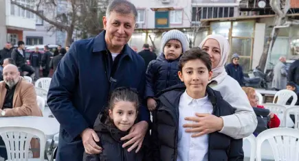 Başkan Tugay’dan bayram öncesi çocuklara söz: Her çocuğun yüzü gülecek