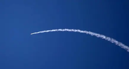 İngiltere: İran, GKRY’ye iki füze fırlattı