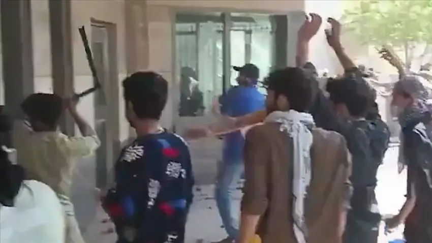 Karaçi’de ABD Konsolosluğu’na Giriş Girişimi haberinin görseli