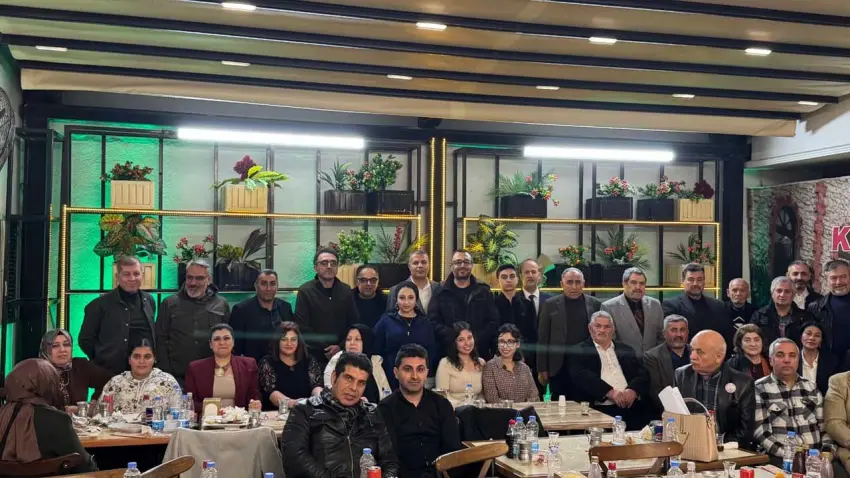 Mardinliler iftarında şehit babaları onur konuğu: Gönüller bir, sofralar bir haberinin görseli