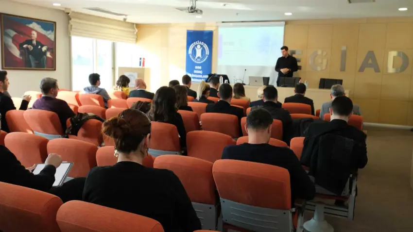 EGİAD Başkanı Özhelvacı: Yapay zekâ artık bir tercih değil, zorunluluk haberinin görseli