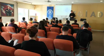 EGİAD Başkanı Özhelvacı: Yapay zekâ artık bir tercih değil, zorunluluk