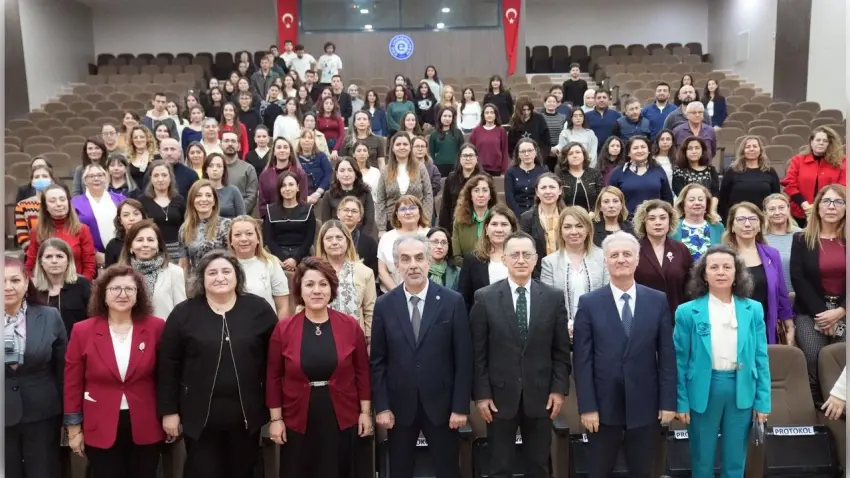 EÜ Hemşirelik Fakültesi akreditasyon başarısını yeniledi haberinin görseli