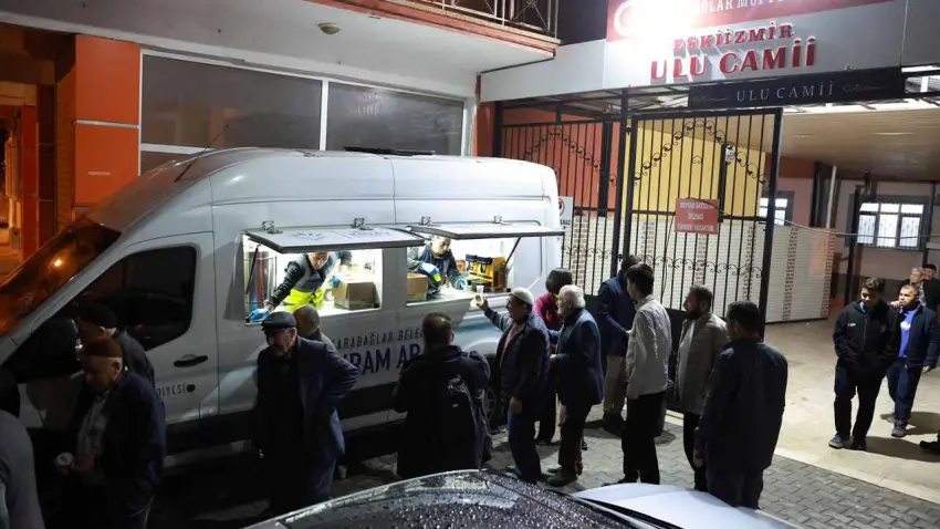 Karabağlar’da Ramazan geleneği: Teravih şerbeti haberinin görseli