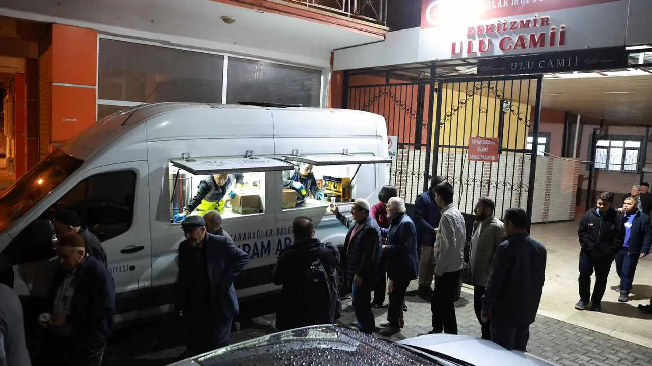 Karabağlar’da Ramazan geleneği: Teravih şerbeti