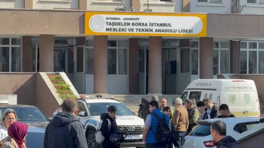 Liseli saldırganın bıçakladığı kadın öğretmen hayatını kaybetti! haberinin görseli