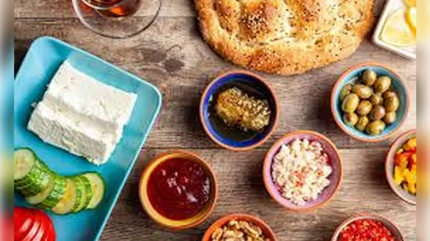 Uzmandan kritik ramazan tavsiyeleri: İftarı su ile açın, sahuru atlamayın haberinin görseli