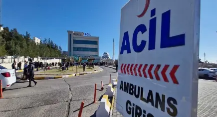 Arkadaşının evinde fenalaşan genç kadından acı haber!