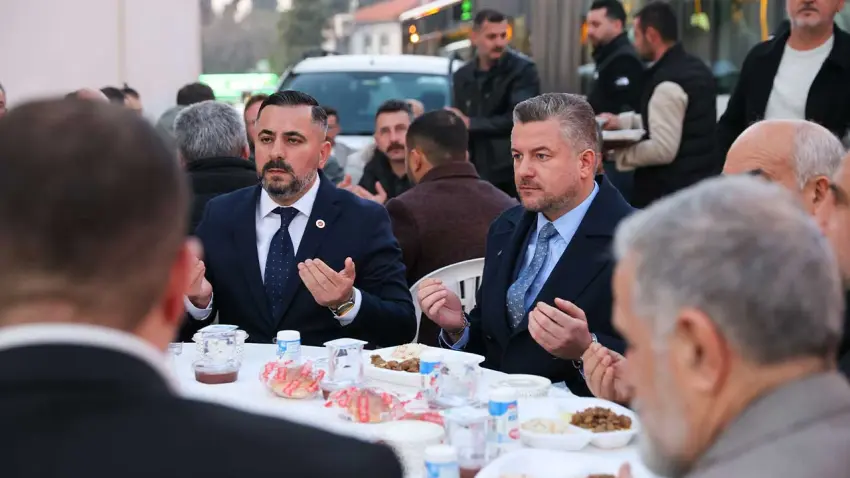 Buca’da Ramazan sofrasında dayanışma buluşması haberinin görseli