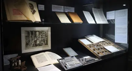 Dünyanın en küçük kitabı İzmir’de sergileniyor