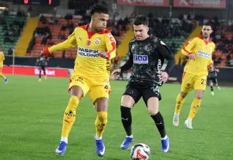 Galatasaray, Alanyaspor’u deplasmanda 2-1 yenerek çeyrek finale yükseldi