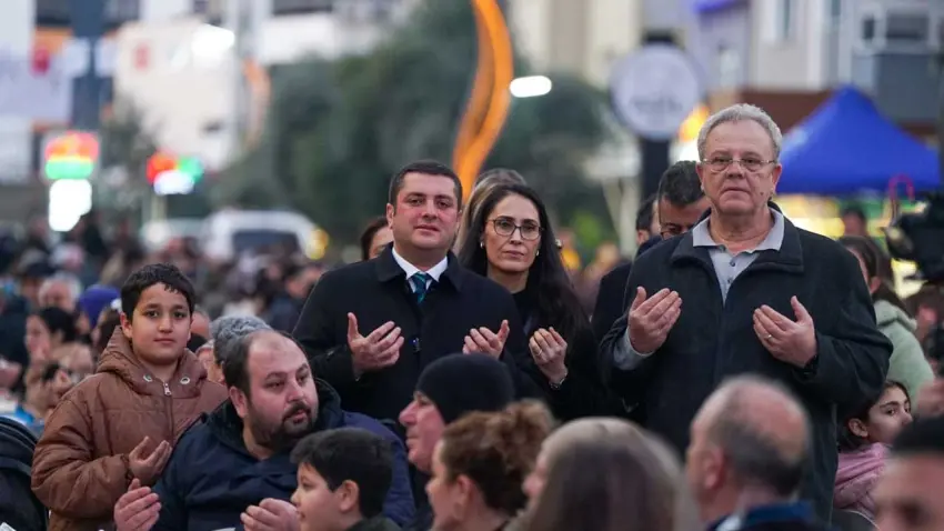 Torbalı’da 3 bin kişi Ramazan sofrasında buluştu haberinin görseli