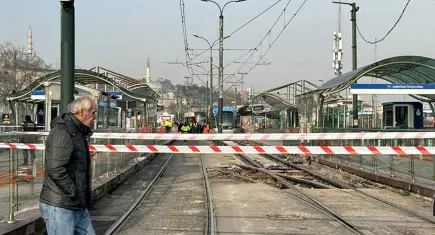 Tramvaylar çarpıştı: Seferlerde büyük aksama!