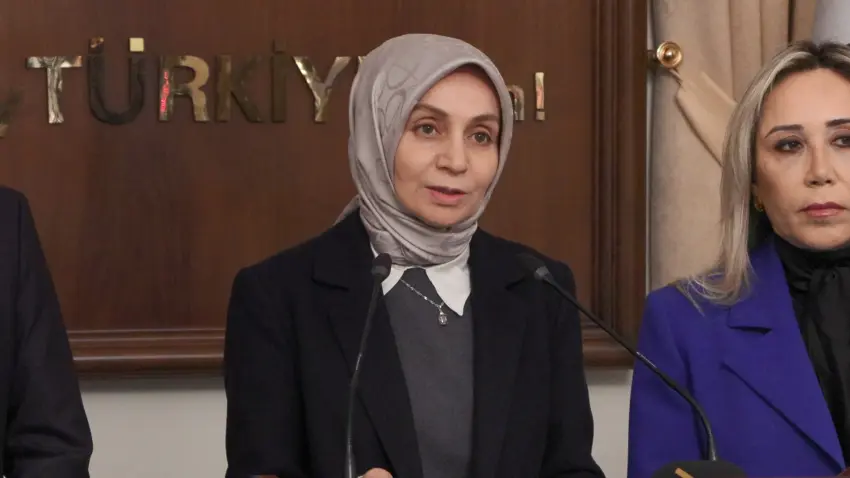 AK Parti’den sosyal medya düzenlemesi: 15 yaş altına kısıtlama geliyor haberinin görseli