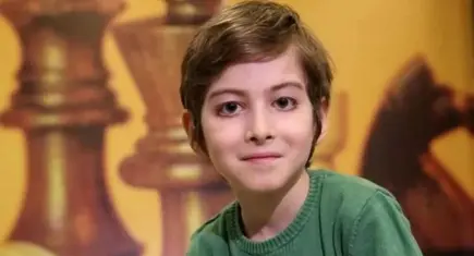 Bir dönemin fenomeniydi:Filozof  Atakan geri döndü