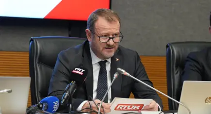 Gençlerin yüzde 88’i sosyal medyada yaş sınırını destekliyor