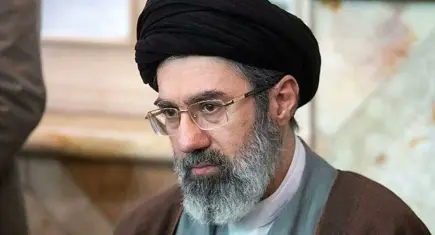 Hamaney’in oğlu Mücteba Hamaney’in İran’ın yeni dini lideri olarak seçildiği iddia edildi