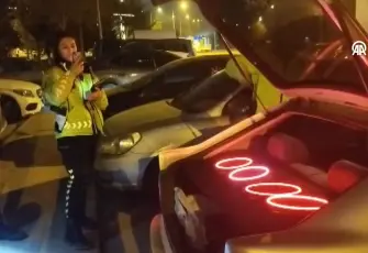 Hastane bahçesinde yüksek ses yaptı: Hem 24 bin TL ceza yedi hem aracından oldu!