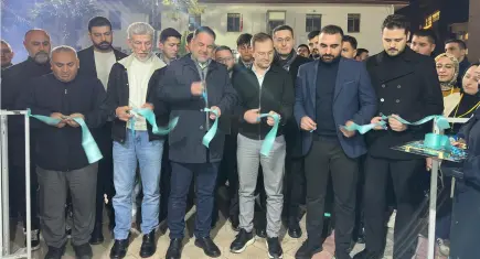 AK Gençlik İzmir’den Menemen’de ‘Ramazan çadırı genç nokta’ açılışı